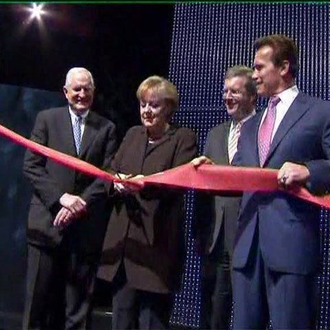 Arnold Schwarzenegger a fost invitat la deschiderea CeBIT de la Hanovra 