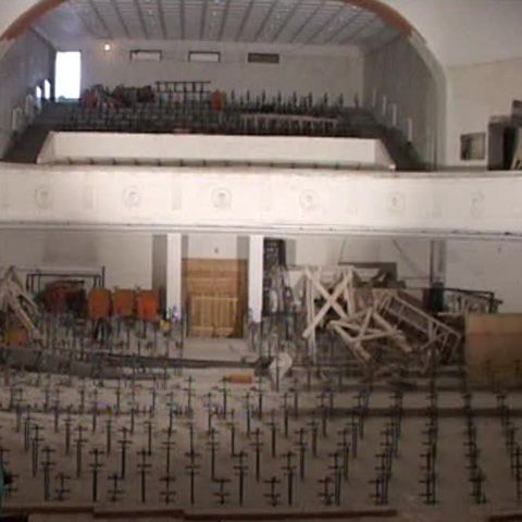 Aproape 70 de angajaţi ai teatrului din Deva vor fi disponibilizaţi de la 1 mai