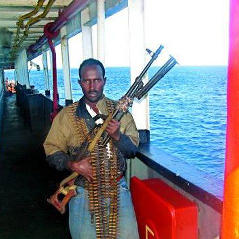 Cei doi români răpiţi de piraţii somalezi ar putea fi eliberaţi în cel mult 48 de ore