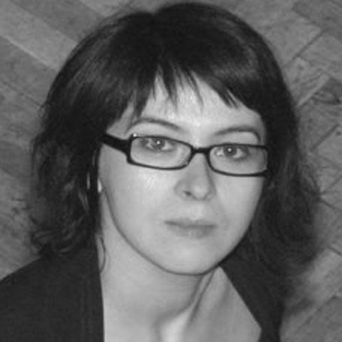 Simona Tache: Unde te duci, unde te-ntorci, numai porci!