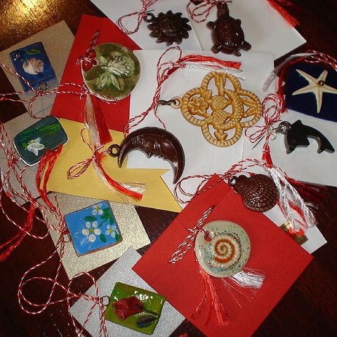 Un urmărit internaţional pentru furt de maşini a fost prins la Timişoara vânzând mărţişoare