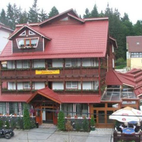 Patronatele din turism lansează oferte de petrecere a vacanţei în ţară