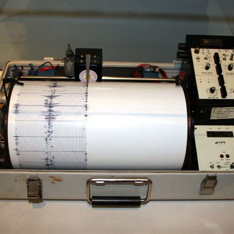 Un cutremur de peste 7 grade revine o dată la 32 de ani, spune o Hotărâre de Guvern