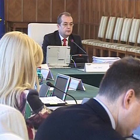 Salariile ar putea creşte abia din luna mai cu 2%, dacă economia va merge bine 