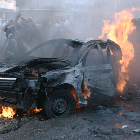 Un om de afaceri grec a fost rănit dupa ce maşina sa a explodat