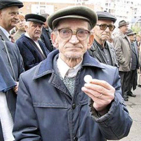 Pensionarii din toată ţara vor ieşi în stradă pe 26 martie 