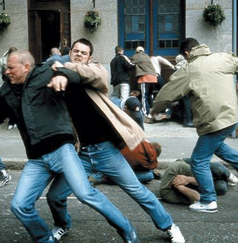 Argentina - O partidă din prima ligă a fost întreruptă din cauza violenţelor provocate de suporteri