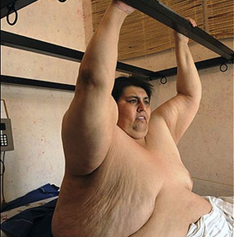 Manuel Uribe, cel mai gras om din lume, iese la plimbare