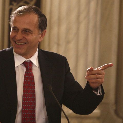 Geoană: Cine crede că un preşedinte de dreapta poate să aducă echilibru în societate se înşeală