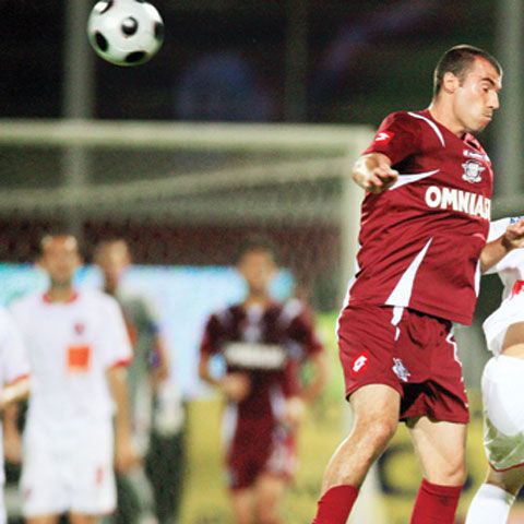 Rapid a învins Farul Contanţa, scor 1-0, deşi a jucat în inferioritate numerică o repriză