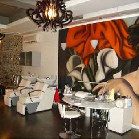 Profitul saloanelor de înfrumuseţare a scăzut cu 40% de la începutul anului