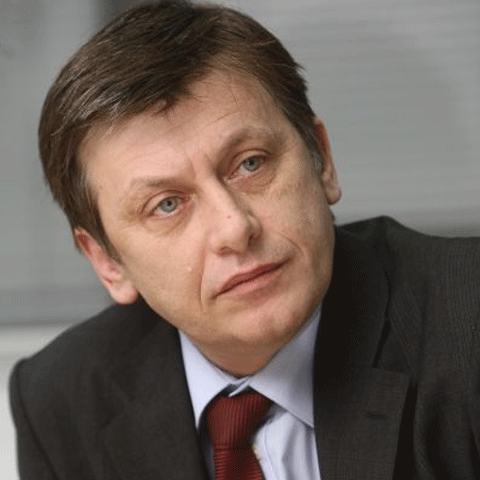 Crin Antonescu: Daţi-mi şansa de a fi acel nebun care îl bate pe Băsescu