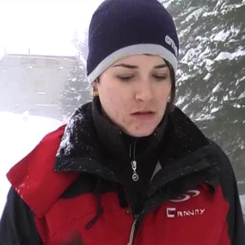 O tânără de 23 de ani este salvamontist pe Muntele Mic 