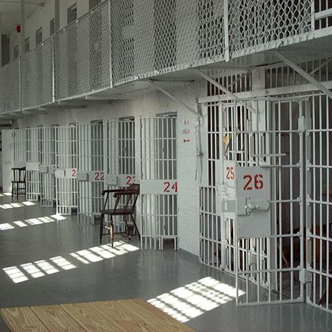 Cei doi români suspectaţi de viol ar putea fi eliberaţi