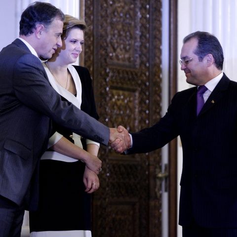 PSD şi PDL au căzut de acord ca România să ia un împrumut de la FMI doar dacă se dovedeşte necesar