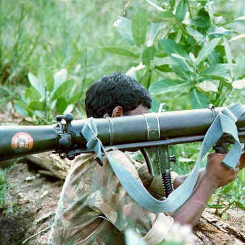 Un atentat la o moschee din Sri Lanka a ucis 10 oameni şi a rănit alţi 20