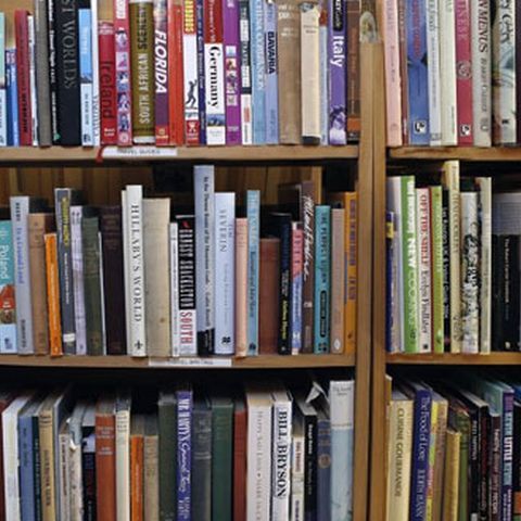 Scriitorii români, invitaţi de onoare ai Târgului Internaţional de Carte din Spania