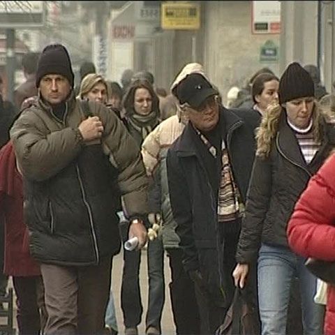 Românii sunt din ce în ce mai nemulţumiţi de nivelul de trai