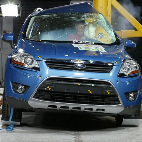 Deputaţii sar în ajutorul uzinei Ford