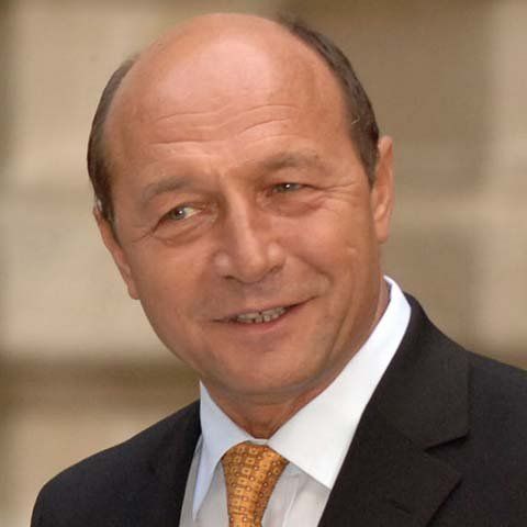T. Băsescu: Nu putem trece peste criză fără un împrumut - ASCULTĂ INTERVIUL COMPLET