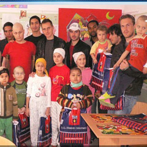 Nouă jucători ai Stelei au fost în vizită la Institutul de Oncologie Fundeni