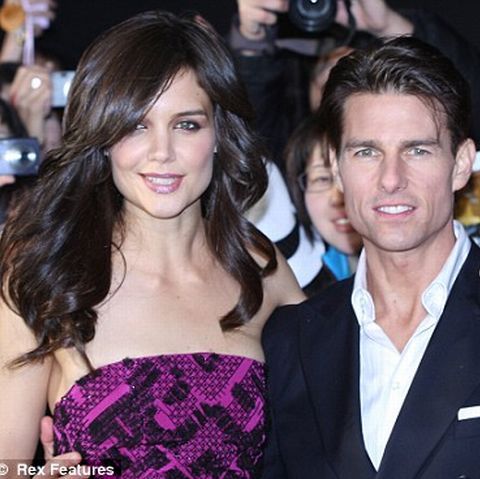 Katie Holmes şi-a schimbat look-ul peste noapte