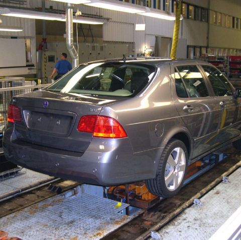 Producătorul auto Saab va suprima 750 de posturi din Suedia