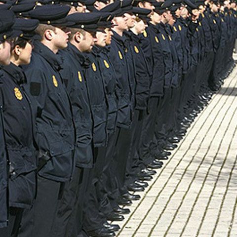 22.000 de poliţişti spanioli au manifestat pentru creşterea salariilor