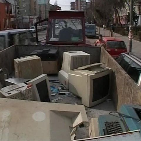 Bistriţenii preferă să dea obiectele electrocasnice vechi în schimbul unora noi 