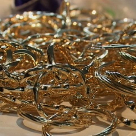 Peste 20 kilograme de bijuterii din aur şi argint, confiscate pe Aeroportul Henri Coandă