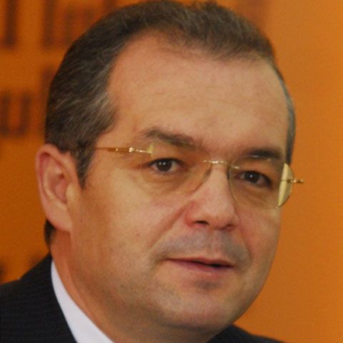 Emil Boc în Parlament: Guvernul Tăriceanu a cheltuit tot ce se putea cheltui şi economia României se află acum în criză. Vezi cele mai importante declaraţii ale premierului