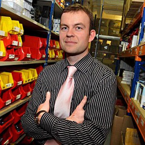 Primul milionar e-Bay şi-a început cariera în magazia din casa părinţilor săi