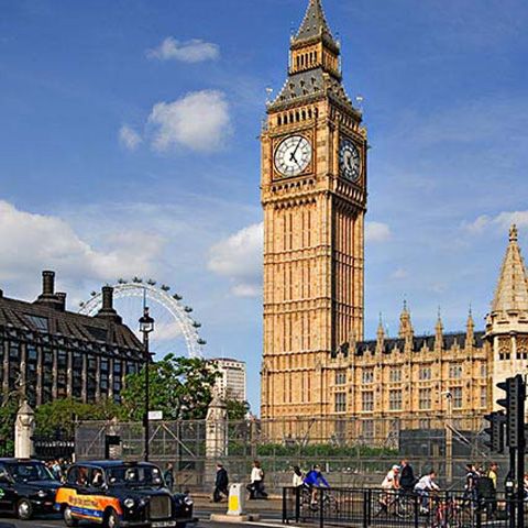 Agenţiile de turism oferă pachete de vacanţă cu bilete la concerte 