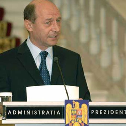 Traian Băsescu: Criza va acoperi şi anul 2010 prin efectele ei