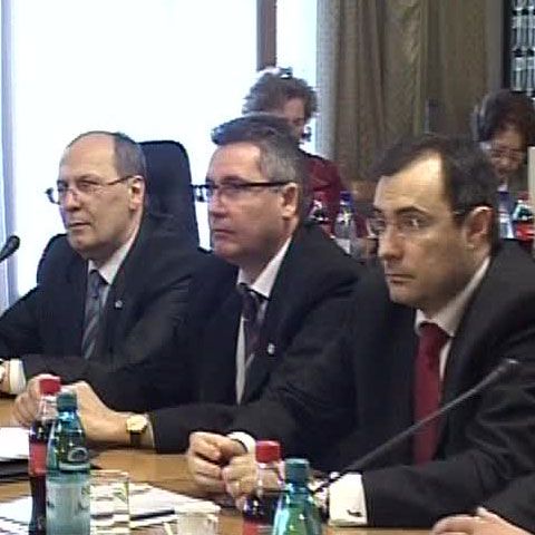 Ministrul Apărării a fost audiat în comisiile de apărare din Parlament 