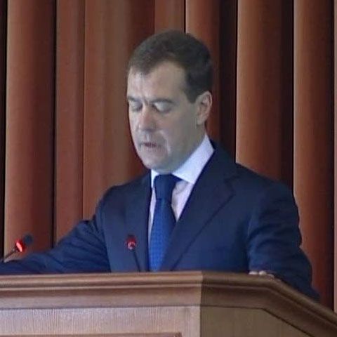 Medvedev a anunţat că Rusia începe reînarmarea la scară largă în 2011