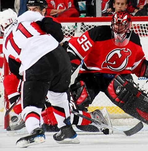Hochei - Martin Bordeur de la New Jersey Devils a ajuns la 552 de victorii, nou record în NHL