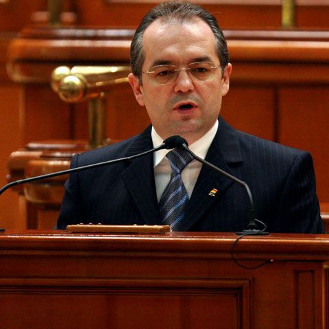 Emil Boc: Guvernul a achitat până în prezent 93% din datoriile către firmele private în cuantum de peste 1 milion de euro