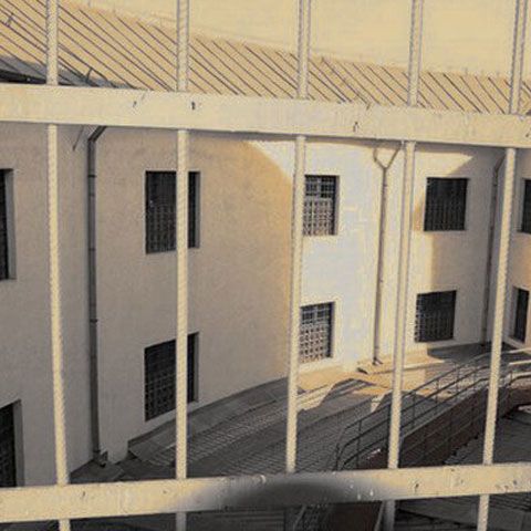 O femeie a fost prinsă când încerca să introducă heroină în Penitenciarul Craiova