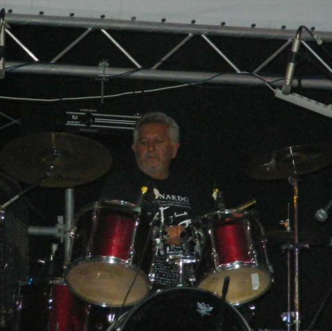 Trupa Phoenix va susţine un concert, pe 7 mai, la Bucureşti