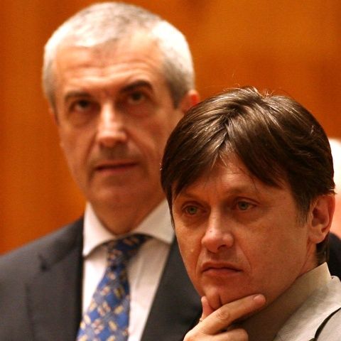 Antonescu şi Tăriceanu s-au atacat reciproc în campania internă pentru alegerile din PNL