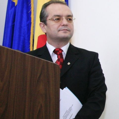 Emil Boc se gândeşte la o primă evaluare a măsurilor anticriză luate de Guvern