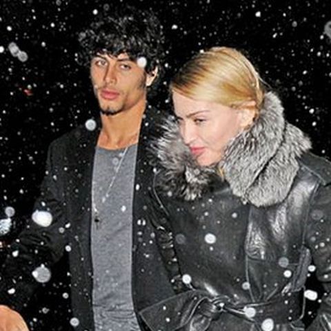 Madonna nu-l lasă pe iubitul ei să vorbească la telefon