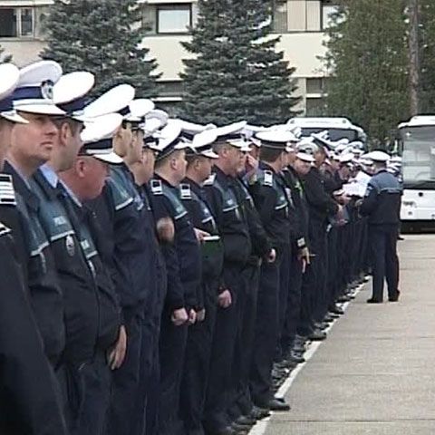 Zeci de magistraţi şi poliţişti se pensionează săptămânal, după ce ministrul Dan Nica le-a desfiinţat funcţiile 