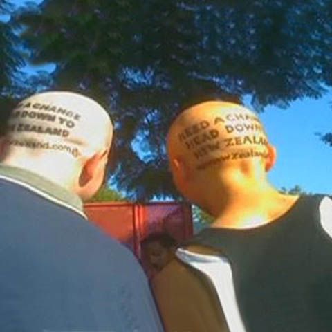 Cum să faci bani vânzând spaţiu publicitar pe propriul corp