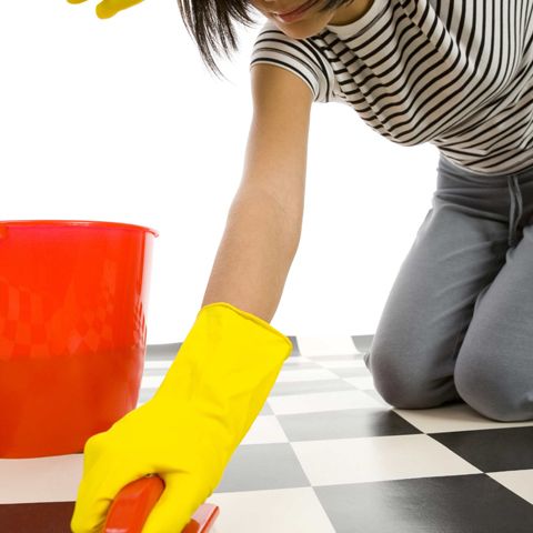 Firmele de curăţenie sunt luate cu asalt de gospodinele din Focşani 