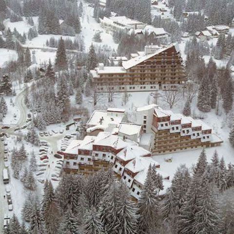 Restricţii de circulaţie în Poiana Braşov, din cauza aglomeraţiei