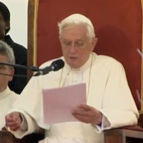 Doi oameni au murit într-o busculadă produsă la o slujbă a Papei Benedict