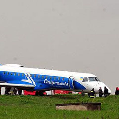 CNN Turk: Un avion de pasageri a ieşit de pe pista la aterizare, în Istanbul