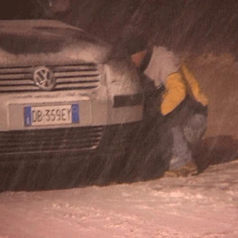 Trafic rutier îngreunat din cauza ninsorii în Pasul Gutâi din Maramureş